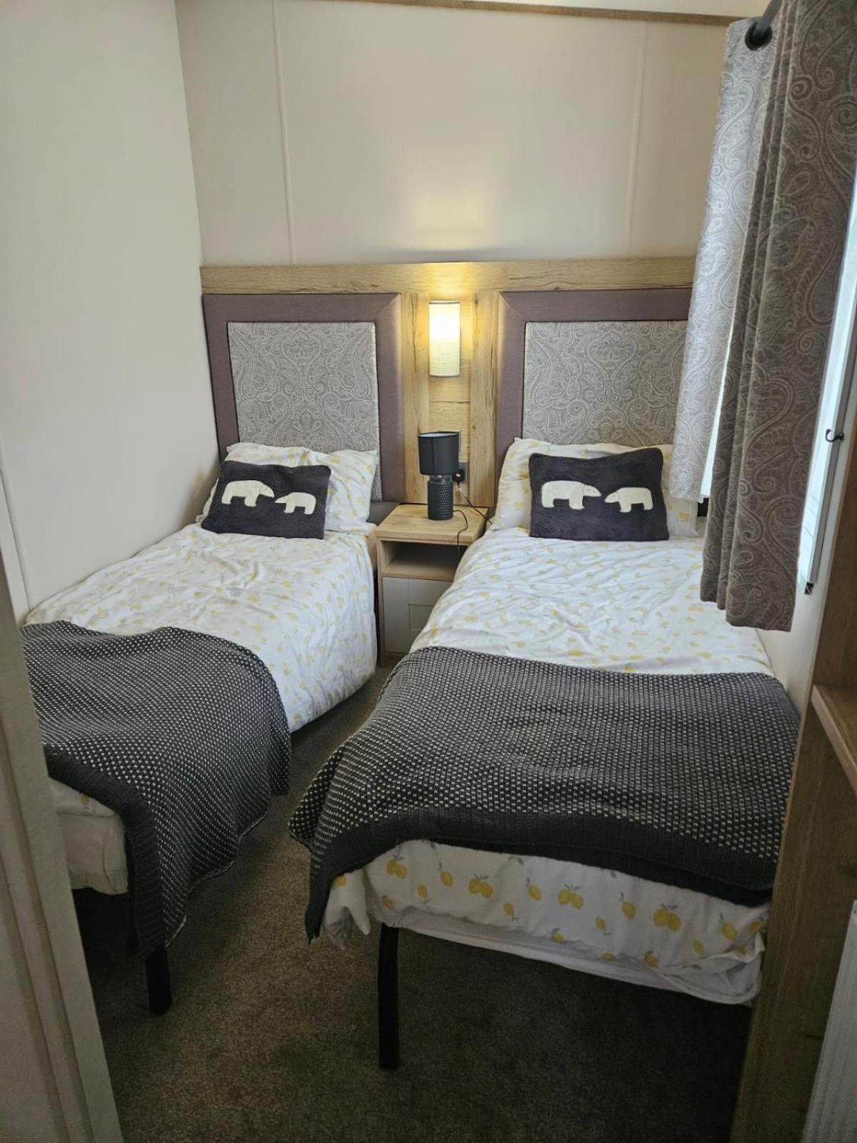 Hotel Roadnights Retreat Heysham Esterno foto