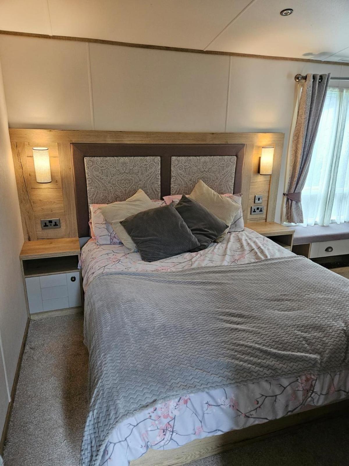 Hotel Roadnights Retreat Heysham Esterno foto