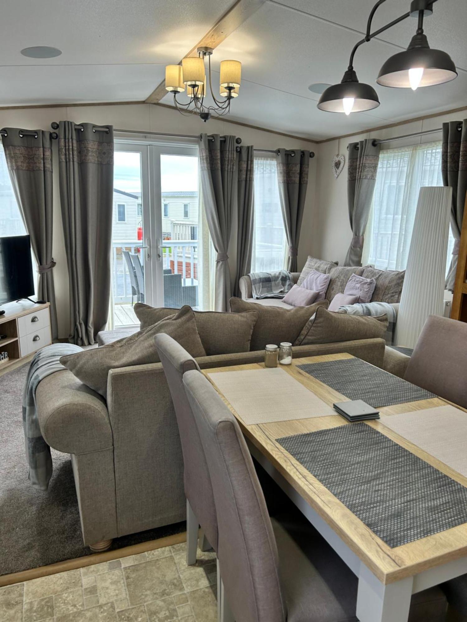 Hotel Roadnights Retreat Heysham Esterno foto
